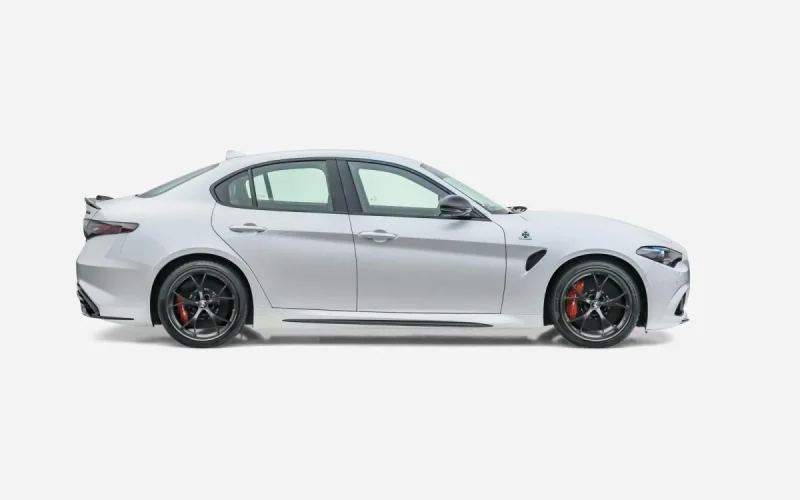 Alfa Romeo Giulia, widok z boku