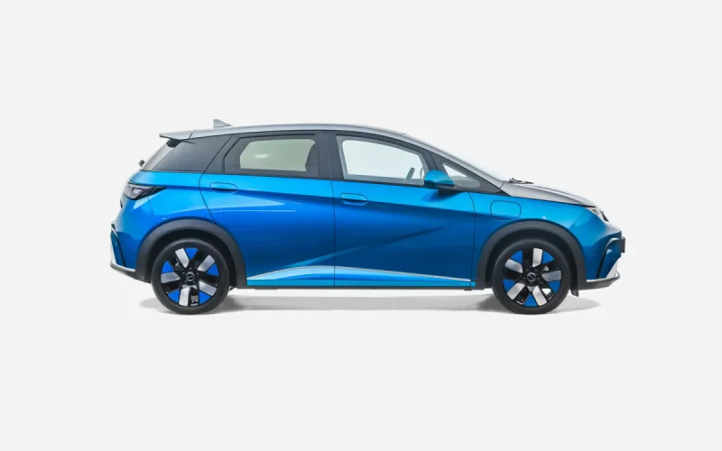 BYD Dolphin, widok z boku