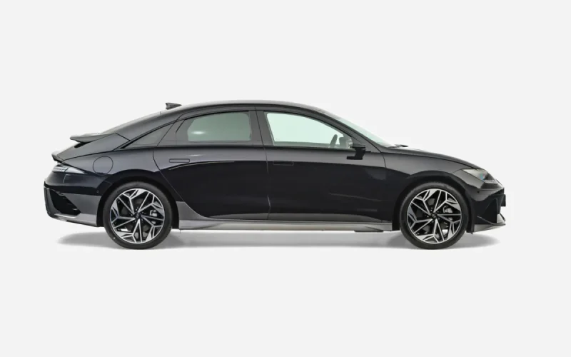 Hyundai Ioniq 6, widok z boku