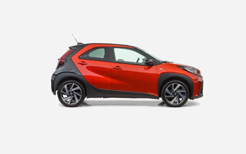 Toyota Aygo X, widok z boku