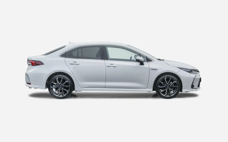 Toyota Corolla Sedan, widok z boku